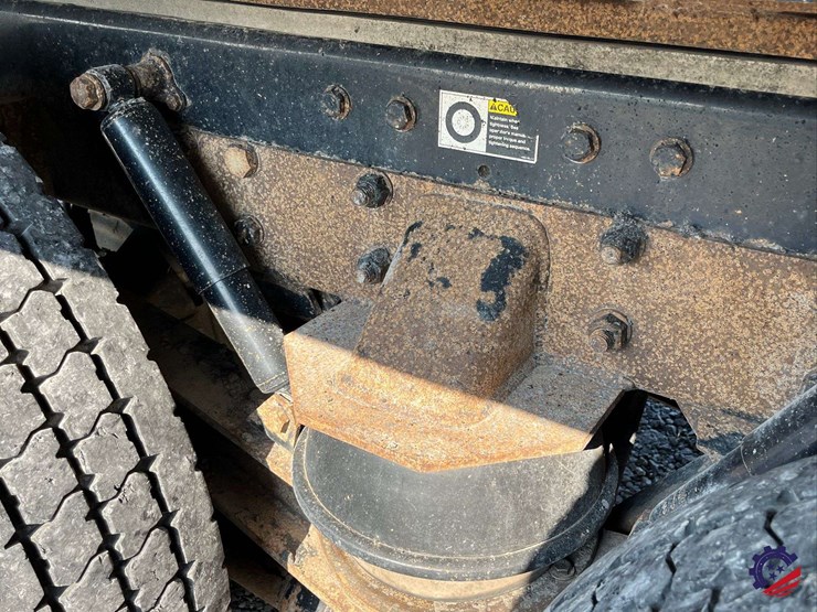 2016-kenworth-t880-image-38