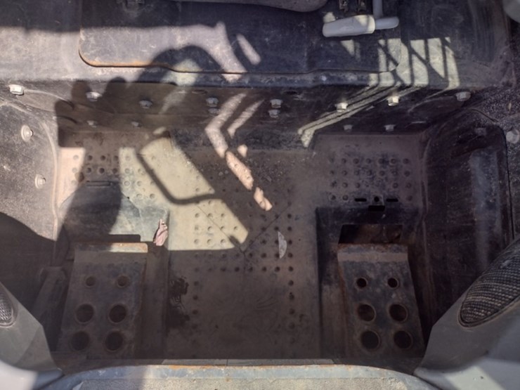 bobcat-t590-image-13