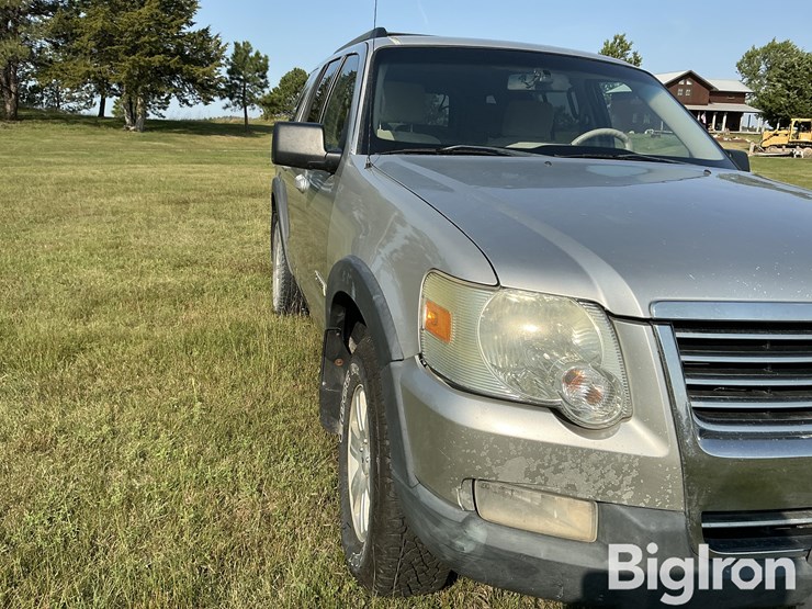 2007-ford-explorer-xlt-image-10