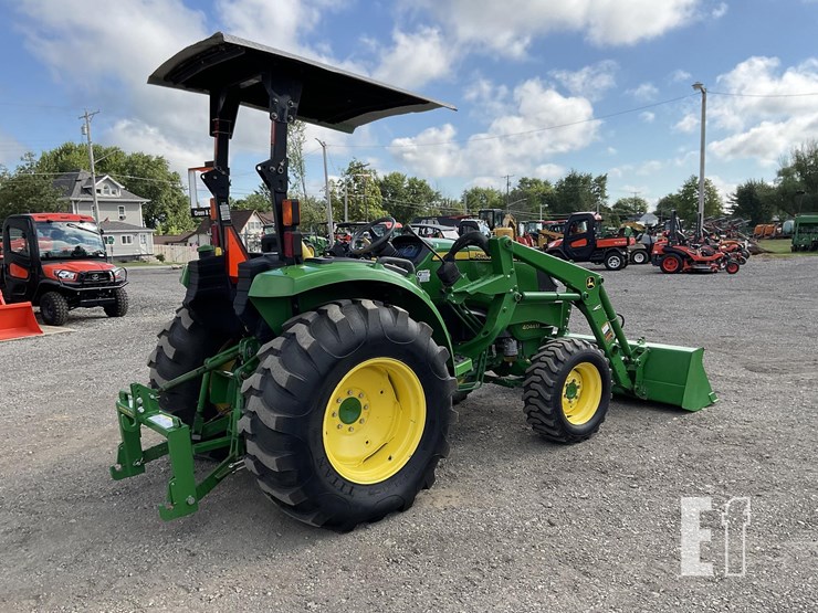 2015-john-deere-4044m-image-6