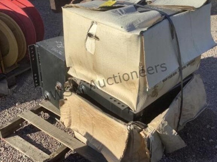 pallet-of-steel-hydraulic-tanks-image-1