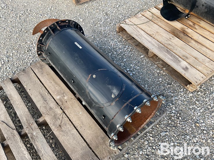 new-holland-cr-combine-unloading-auger-extension-image-1