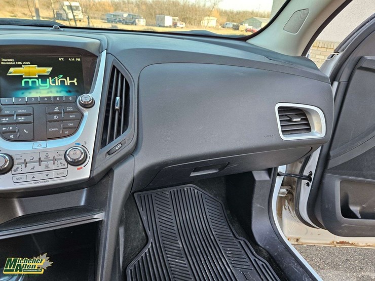 2016-chevrolet-equinox-lt-image-25