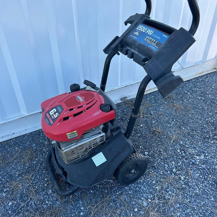 Briggs & Straton Pressure Washer