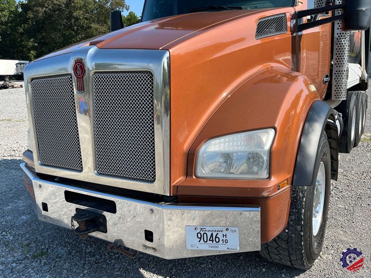 2016-kenworth-t880-image-21