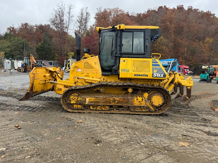 #1301-•-komatsu-d51x-crawler-dozer-image-2