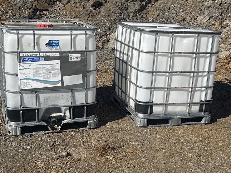 #1113-•-2--ibc-tanks-with-galvanized-crate-image-1