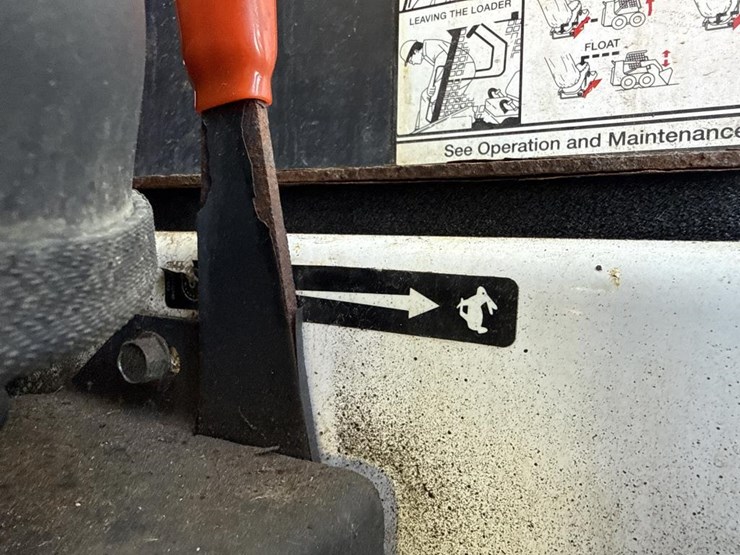 2015-bobcat-s70-image-35