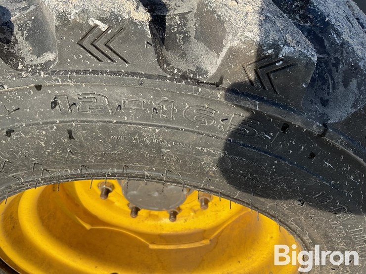 2015-new-holland-l225-image-13