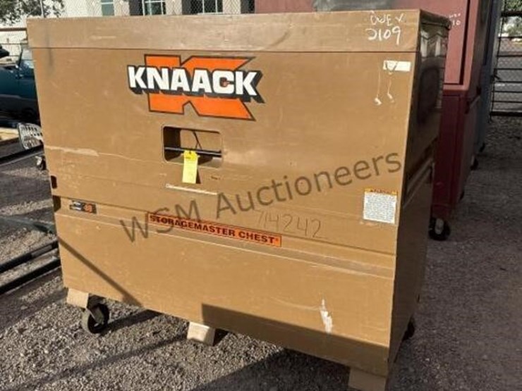 knaack-model-89-jobsite-toolbox-with-assorted-image-5