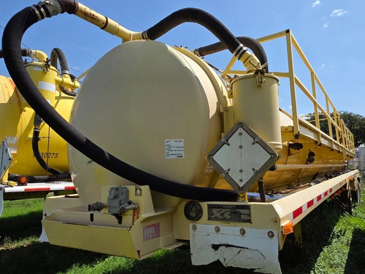 2008-v.e.-enterprises-130bbl-vac-trailer-image-1