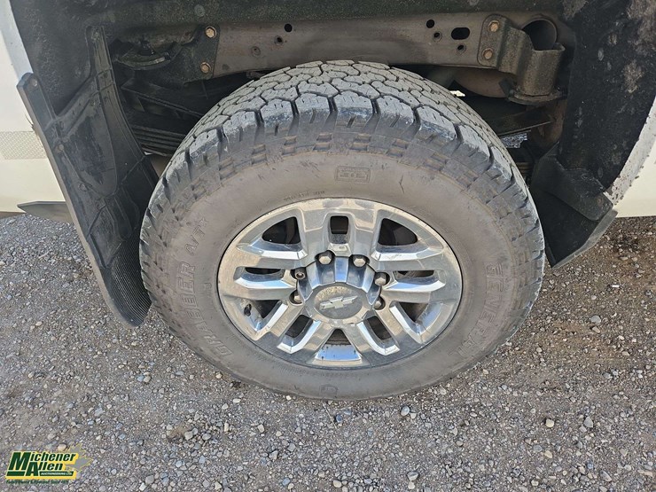 2018-chevrolet-silverado-3500hd-image-10