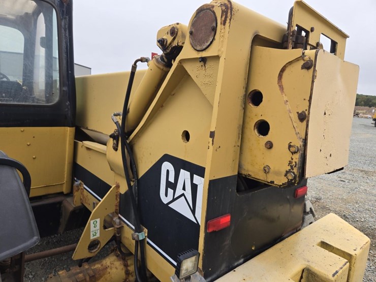 caterpillar-th83-image-29