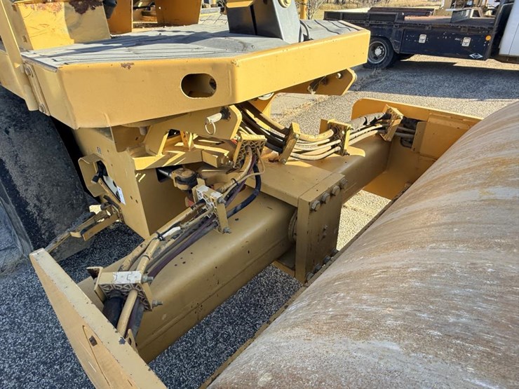 1992-caterpillar-cs-423e-image-26