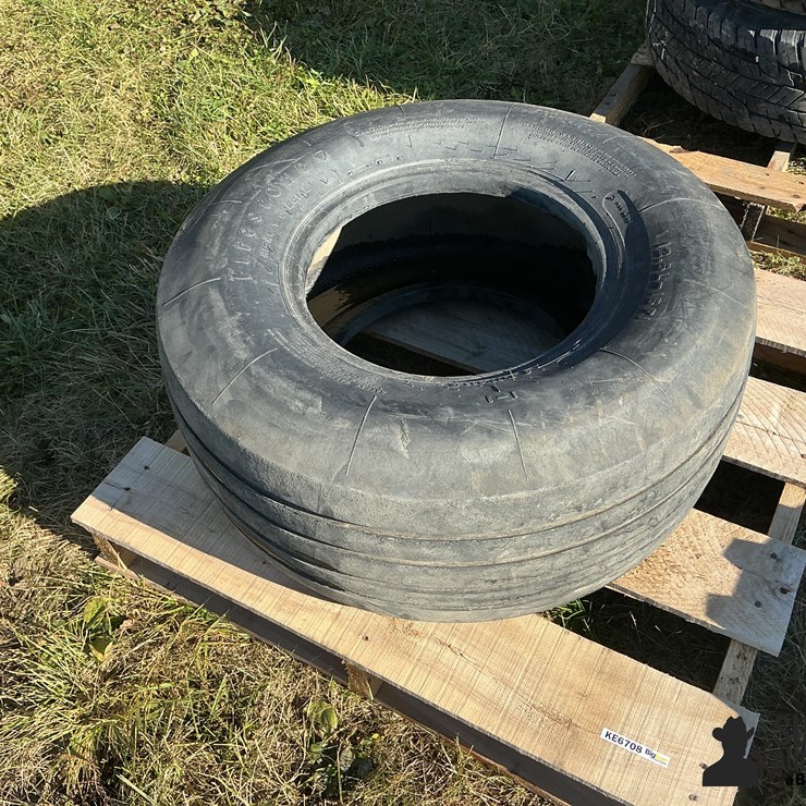 Firestone 12.5L-15FI Tire