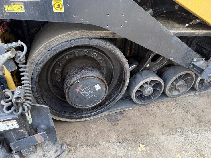 caterpillar-ap-1055f-image-31