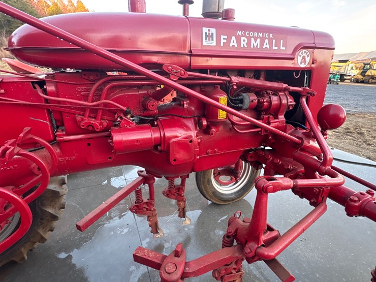 #1139-•-ih-farmall-super-a-tractor-image-9