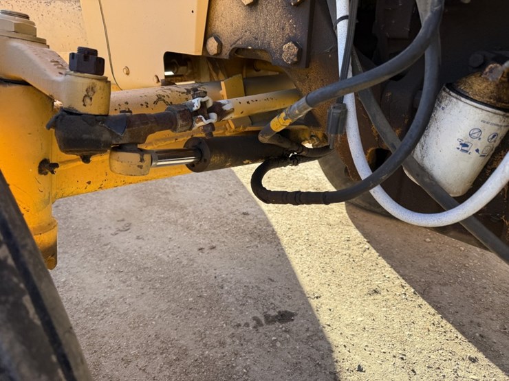 massey-ferguson-300a-image-42