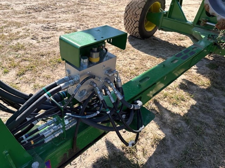 2023-john-deere-1745-image-15