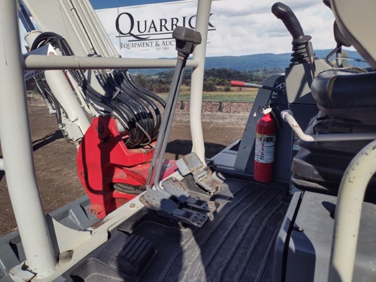 takeuchi-tb250-image-10