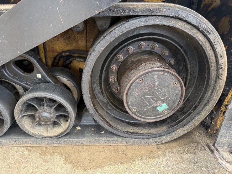 caterpillar-ap-1055f-image-16