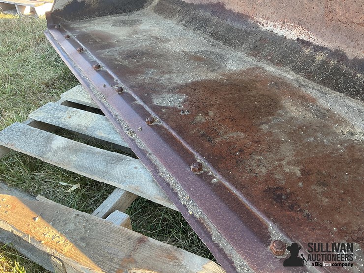 82”-material-bucket-image-12