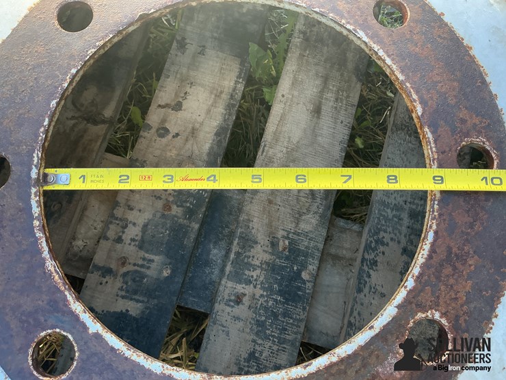 goodyear-385/65r22.5-tire-on-8-bolt-rim-image-8