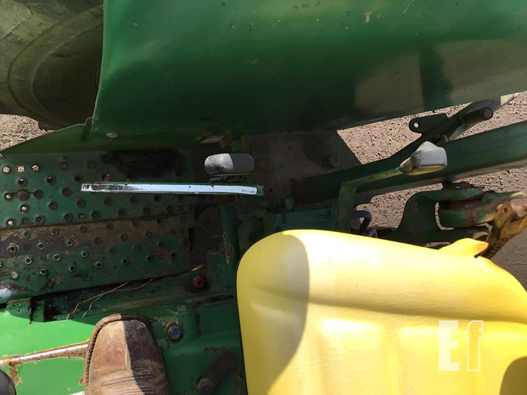 1981-john-deere-2240-image-15
