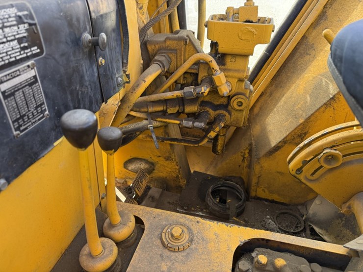 massey-ferguson-300a-image-38