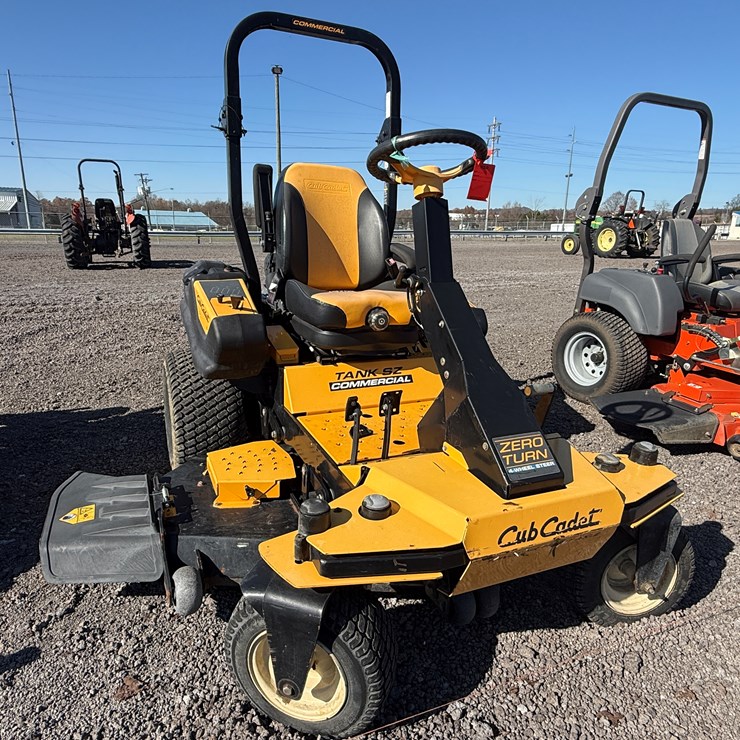 #81 • 2015 CUB CADET TANK SZ ZERO TURN LAWN MOWER