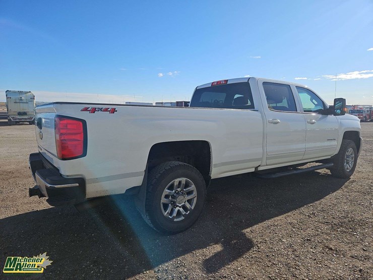 2018-chevrolet-silverado-3500hd-image-4