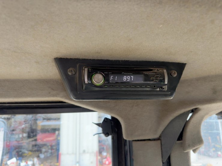 2008-caterpillar-938h-image-21