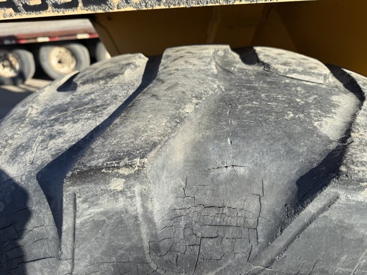 massey-ferguson-300a-image-50