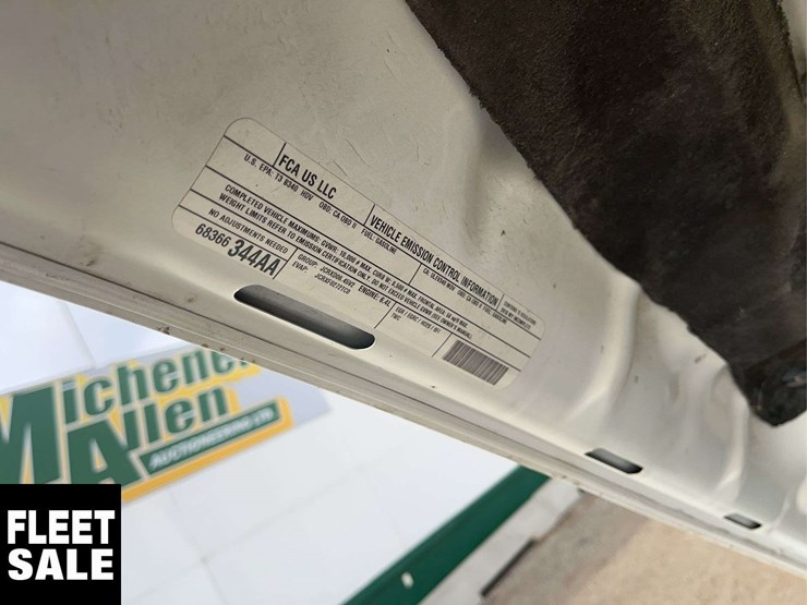 2018-dodge-2500-image-19