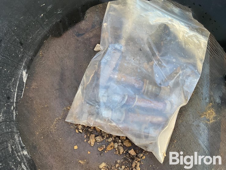 case-new-holland-wheel-weights-image-9