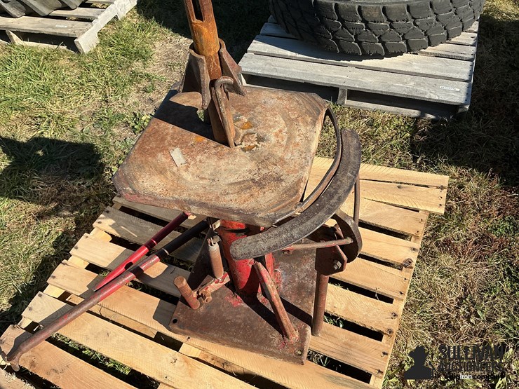 tire-changing-station-image-8