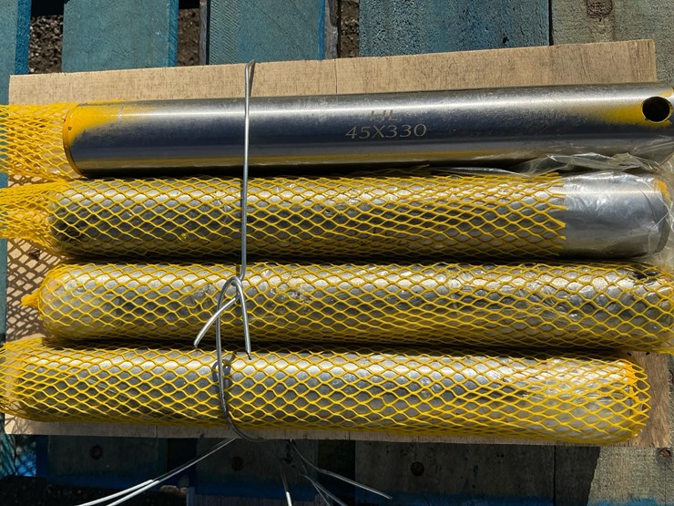 #5079-•-unused-2025-landhero-45mm-x-330mm-universal-bucket-pin-image-2