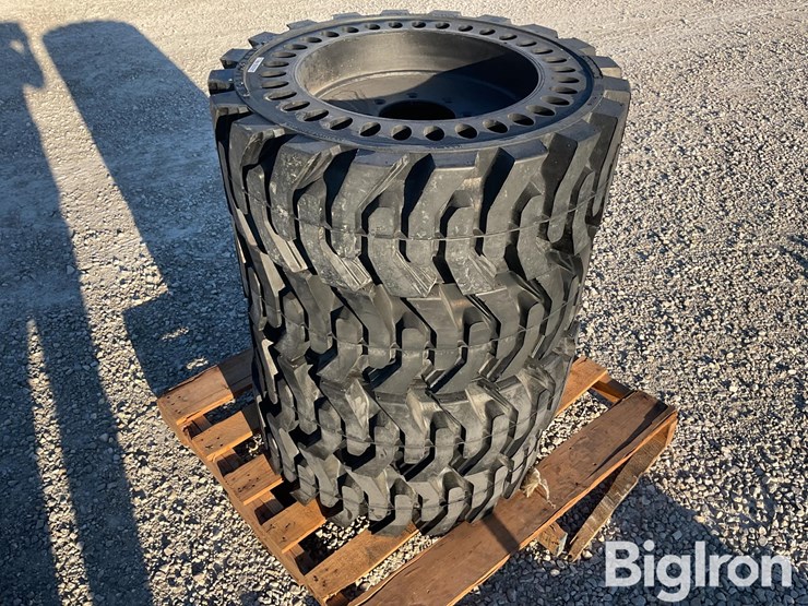 airless-skid-steer-tire-&-rims-image-2