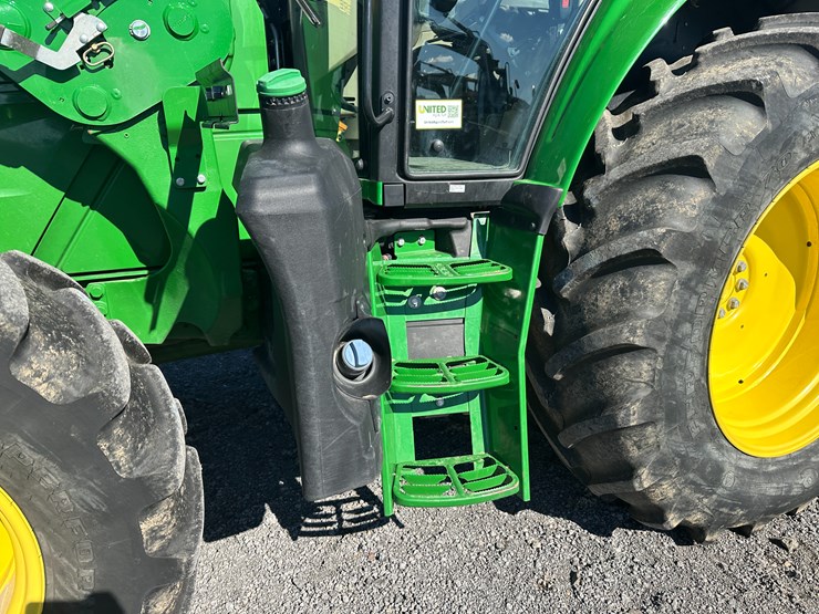 2013-john-deere-6140m-image-23