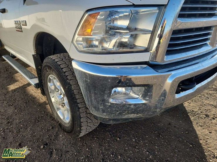 2017-dodge-2500-image-38