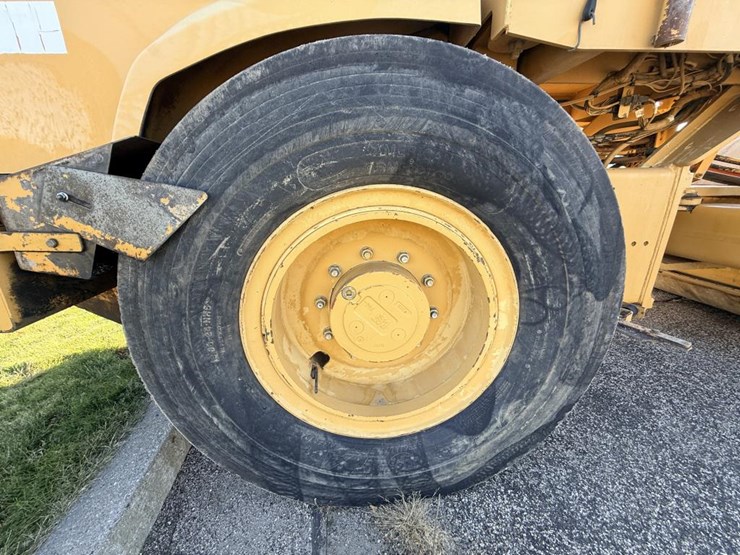 1992-caterpillar-cs-423e-image-39