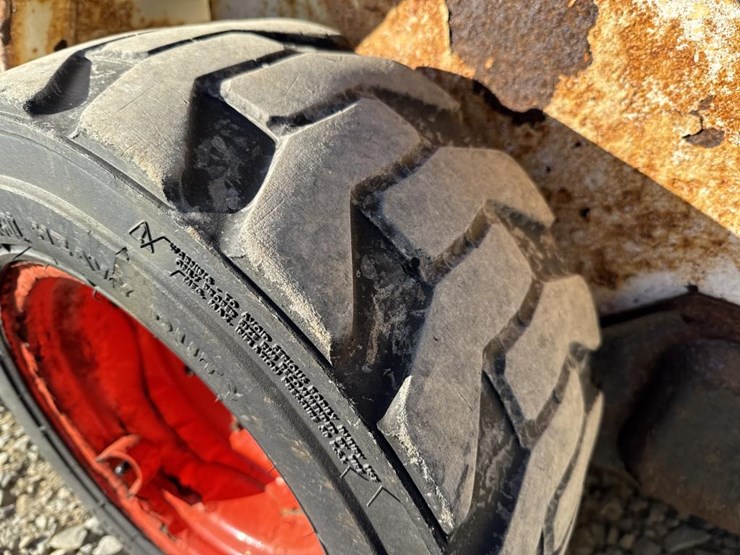 2015-bobcat-s70-image-39