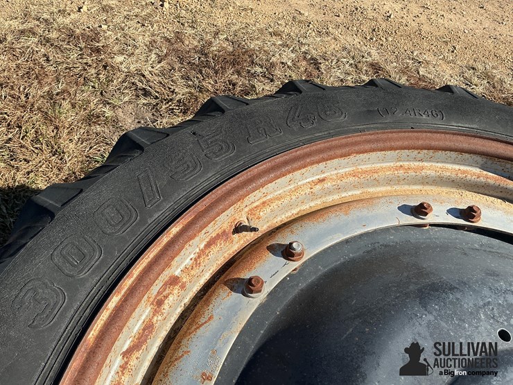 taurus-300/95r46-tires-on-8-bolt-rims-image-4