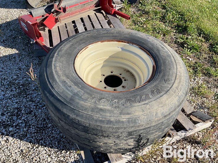 425/65r-22.5-tire-&-rim-image-3