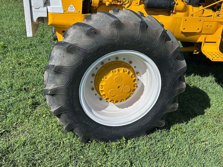 minneapolis-moline-g750-image-13