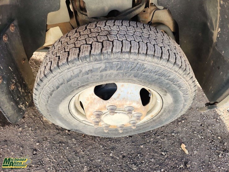 2013-chevrolet-silverado-3500hd-image-28