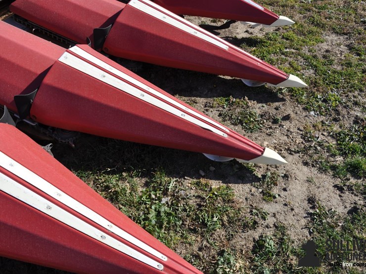 2016-drago-gt-8-30-8r30-corn-head-image-20