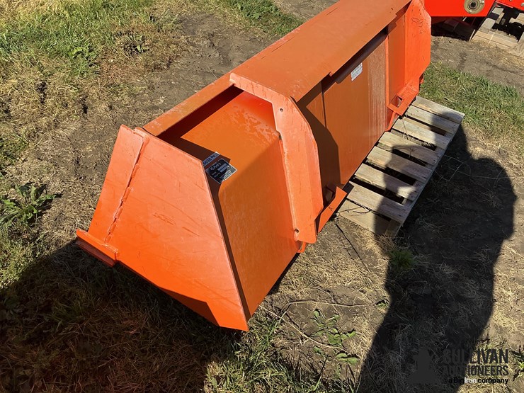 kubota-72"-material-bucket-image-12