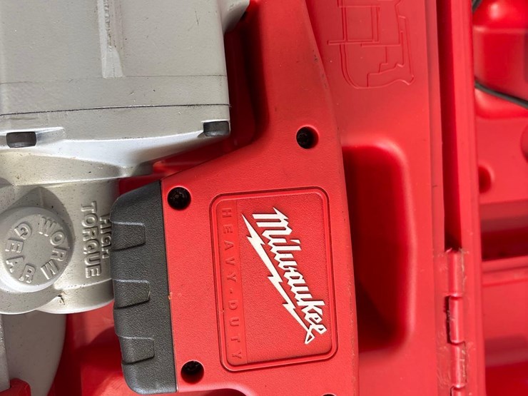 milwaukee-v28-band-saw-image-3