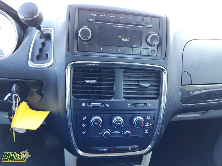 2013-dodge-grand-caravan-image-27